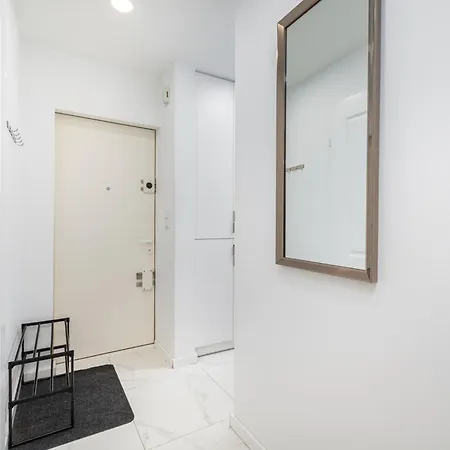 Aleja Jana Pawla Ii 20 A By Homeprime Warszawa